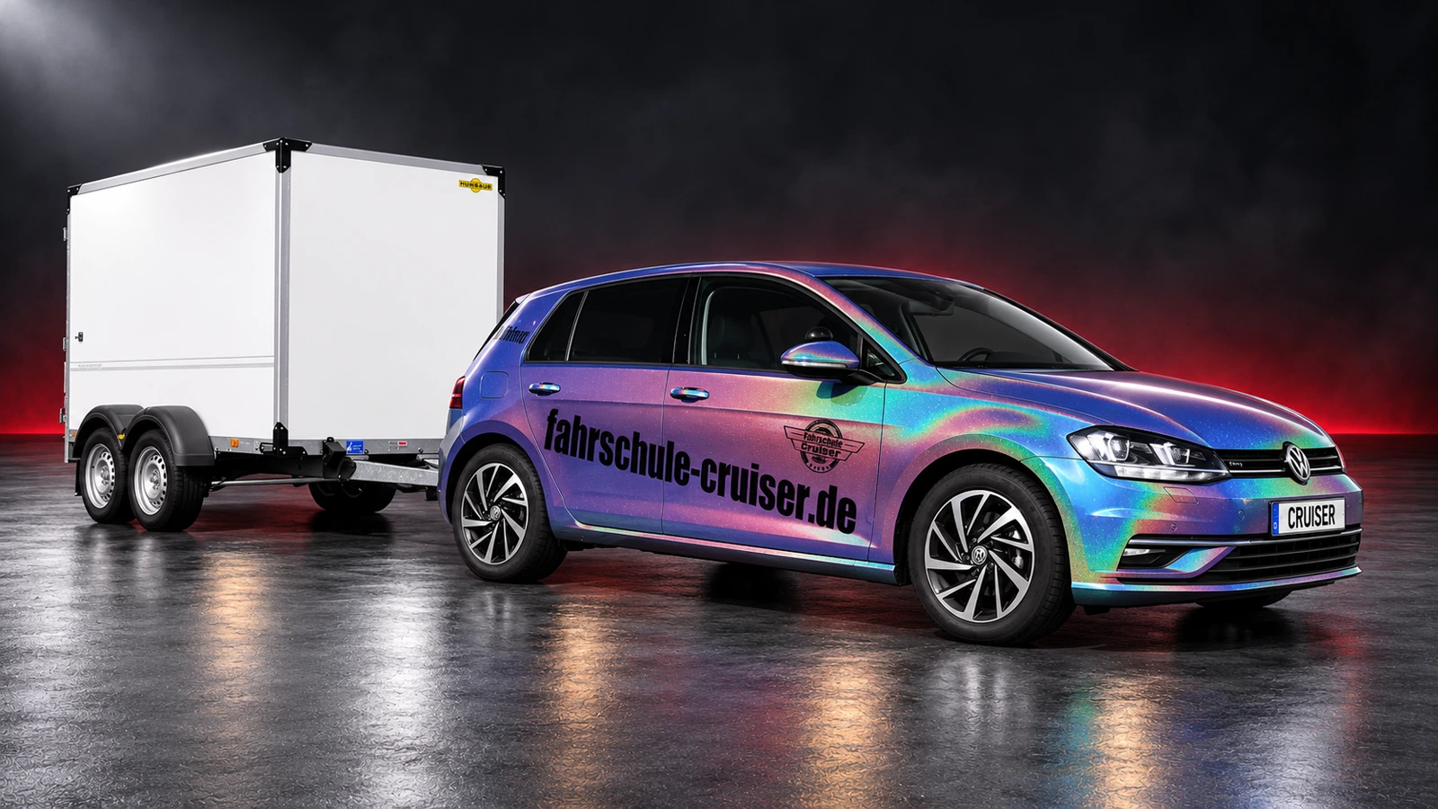 Golf mit Ausbildungsanhänger von Humbaur